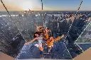 SUMMIT OV Levitation All-Glass Skyboxes - Family Jumping.webp